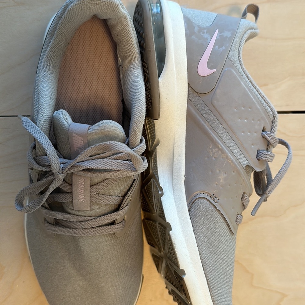 Nike Air Bella Grey/Pink 8.5